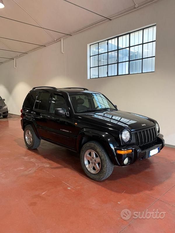 Usata Jeep Cherokee Limited 142 CV (104 kW) 2002 Nero SUV