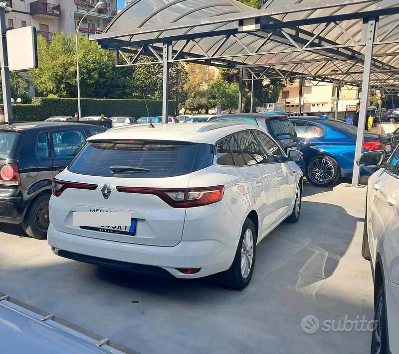 Usata Renault Mégane GrandTour 110 CV (80 kW) 2020 Bianco Station wagon