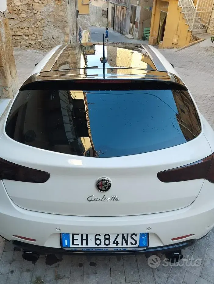Usata Alfa Romeo Giulietta Quadrifoglio 235 CV (172 kW) 2011 Bianco Utilitaria