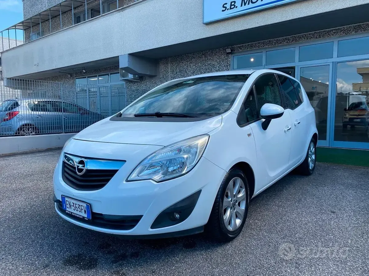 Usata Opel Meriva 95 CV (69 kW) 2012 Bianco Monovolume