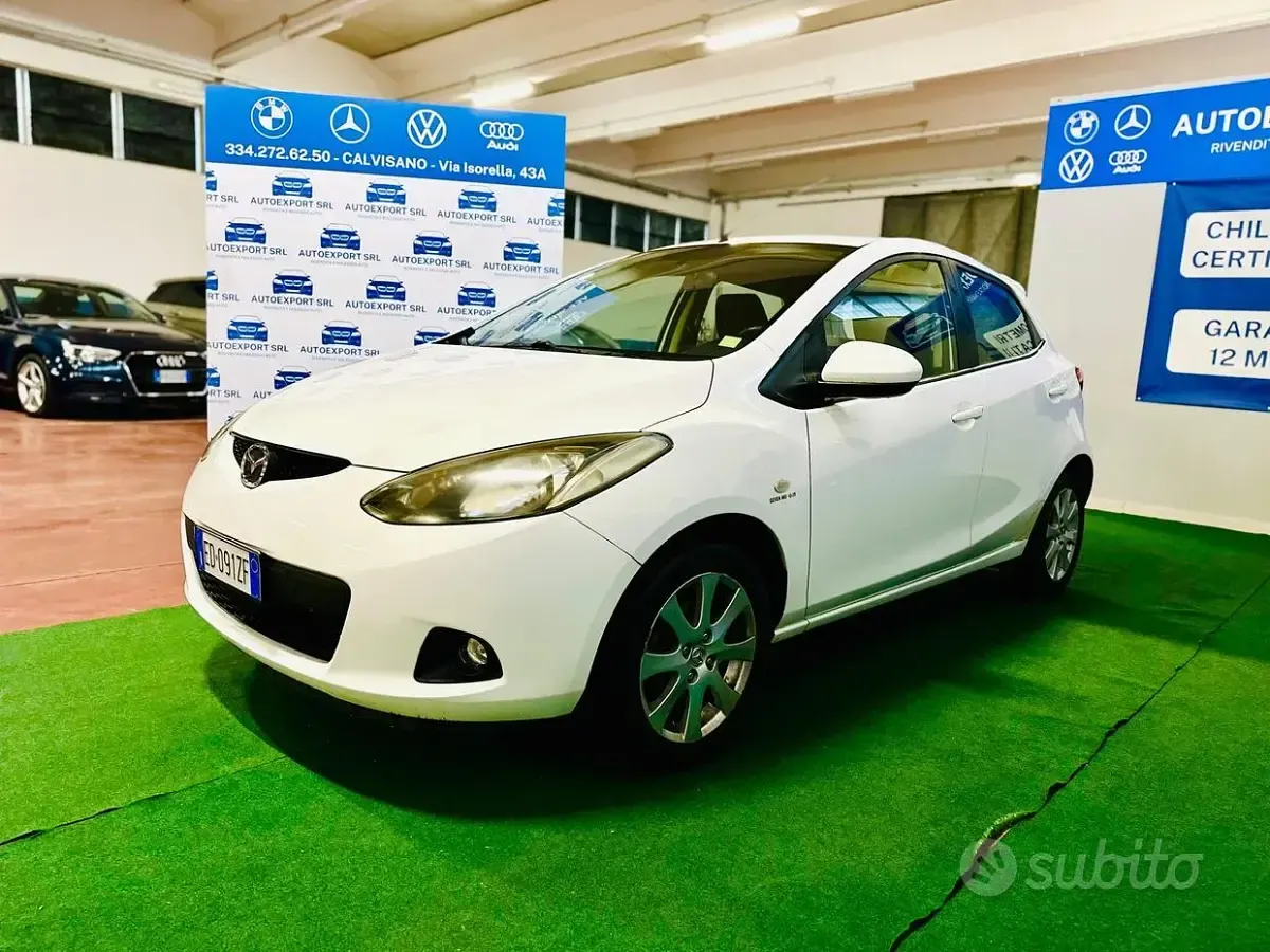 Usata Mazda 2 75 CV (55 kW) 2010 Bianco Utilitaria