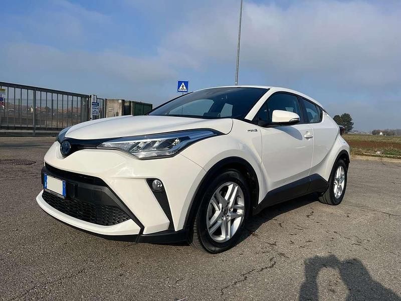 Usata Toyota C-HR Active 122 CV (89 kW) 2020 Bianco SUV