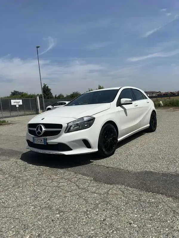 Usata Mercedes A180 109 CV (80 kW) 2016 Utilitaria