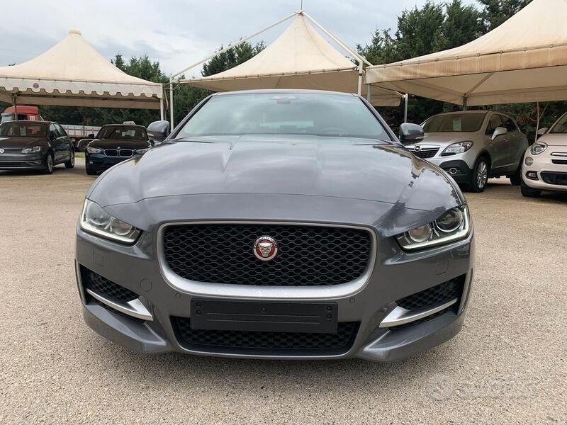 Usata Jaguar XE R-Sport 163 CV (119 kW) 2018 Grigio Berlina