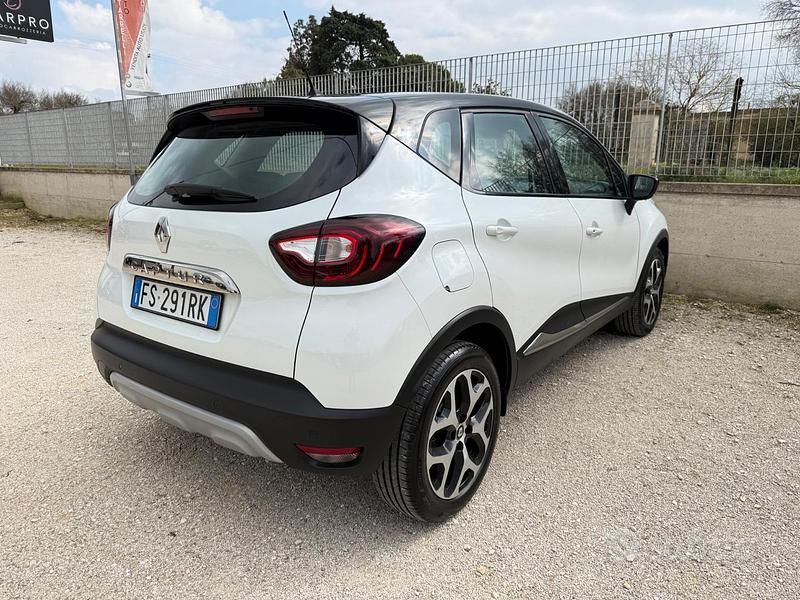 Usata Renault Captur 90 CV (66 kW) 2018 Bianco SUV
