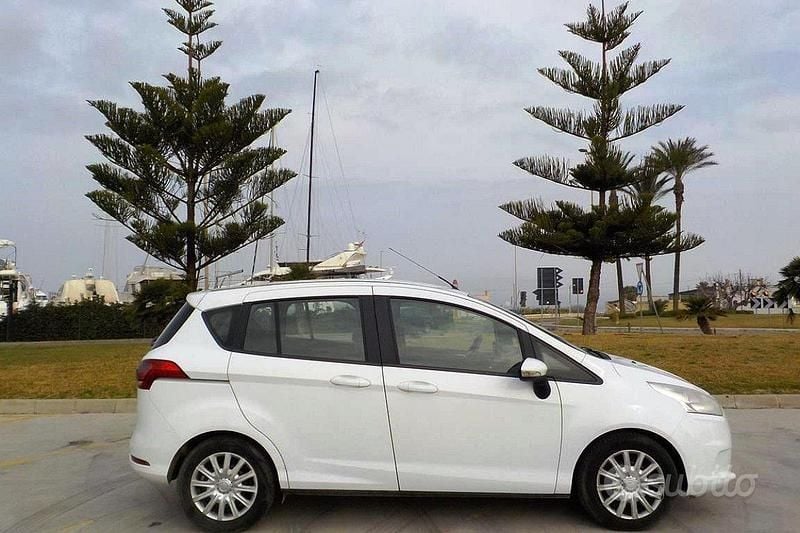 Usata Ford B-MAX 95 CV (69 kW) 2015 Bianco Monovolume