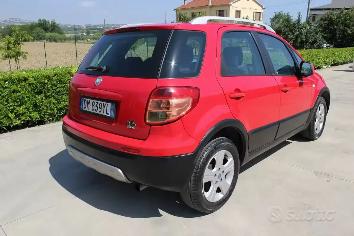 Usata Fiat Sedici 120 CV (88 kW) 2008 Rosso SUV