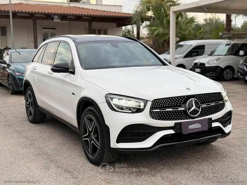 Usata Mercedes GLC300e Premium 194 CV (142 kW) 2021 Bianco SUV