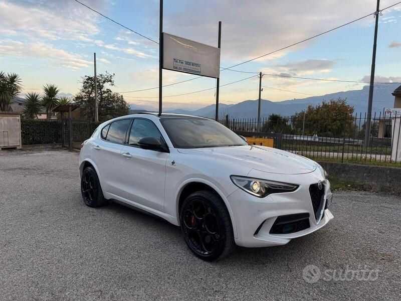 Bianco Usata 2021 Alfa Romeo Stelvio Quadrifoglio SUV | 55.900 € (Cara) - Immagine 1/4