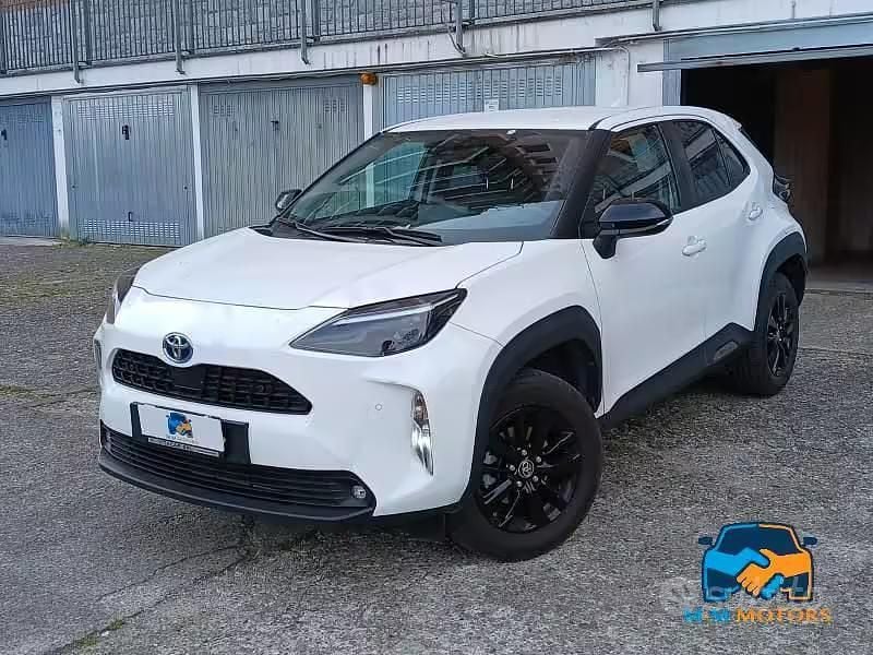 Usata Toyota Yaris Cross Business Edition 116 CV (85 kW) 2024 Bianco SUV