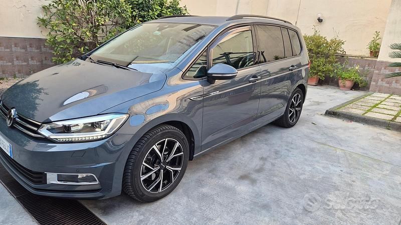 Usata VW Touran 150 CV (110 kW) 2025 Grigio Monovolume