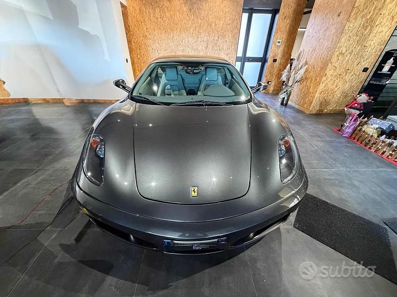Usata Ferrari F430 489 CV (359 kW) 2009 Grigio Coupé