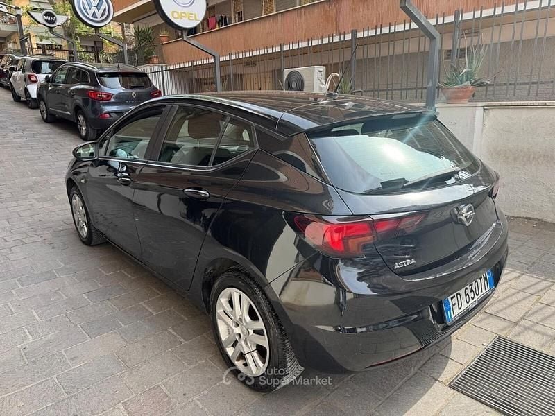 Usata Opel Astra 101 CV (74 kW) 2016 Nero Berlina