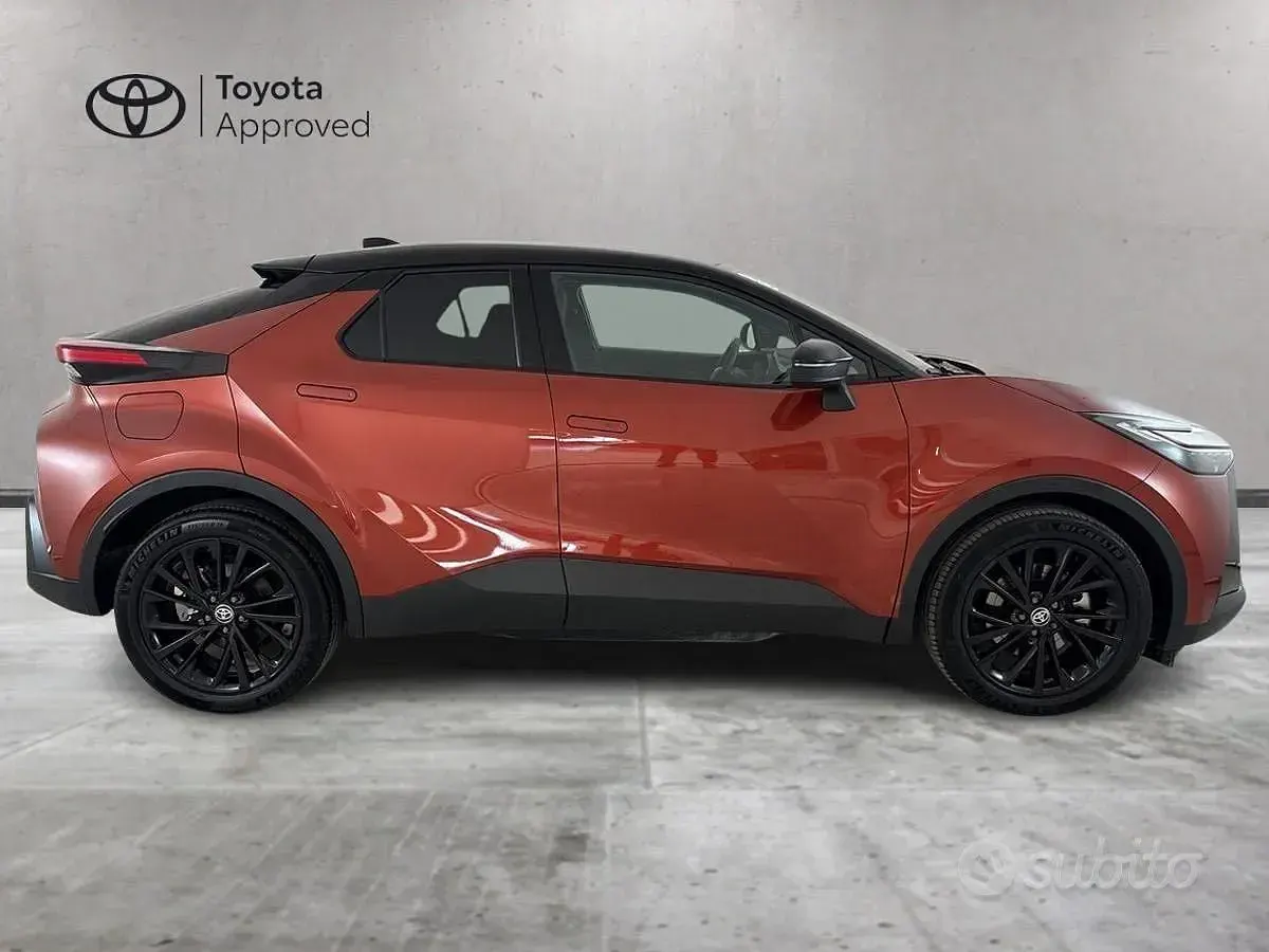 Usata Toyota C-HR Sport 154 CV (113 kW) 2025 Giallo SUV