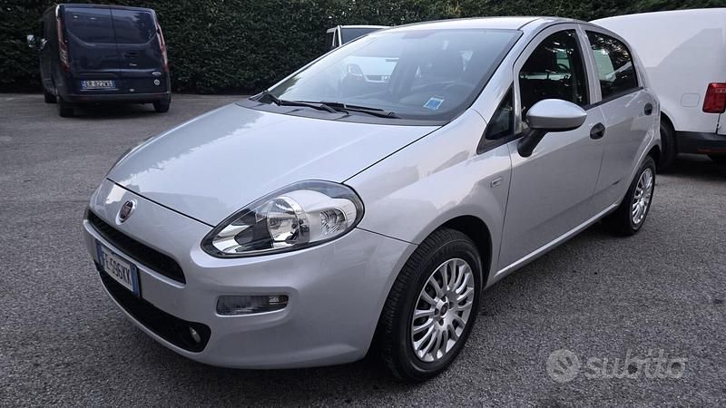 Usata Fiat Punto Lounge 77 CV (56 kW) 2016 Grigio Utilitaria