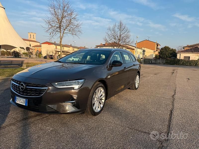 Marrone Usata 2021 Opel Insignia Business Elegance Station wagon | 13.900 € (Ottimo prezzo) - Immagine 1/4