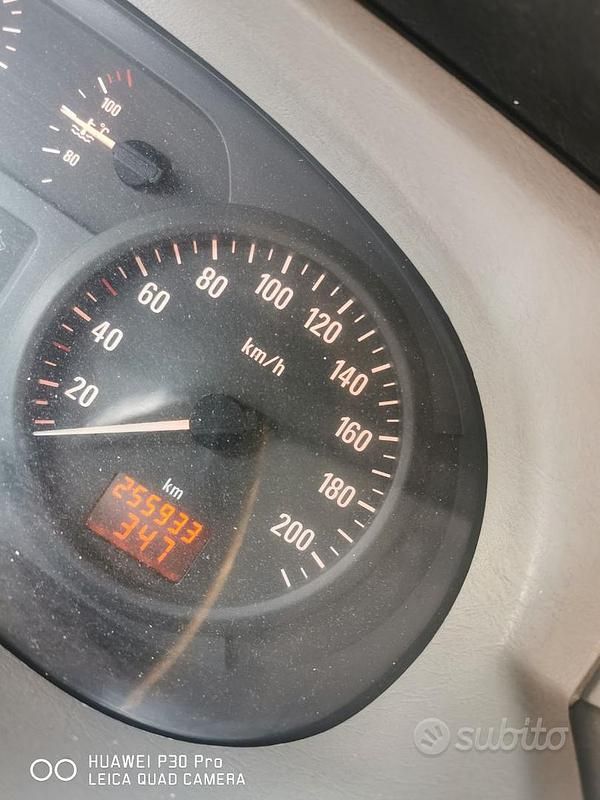 Usata Opel Vivaro 2003 Monovolume