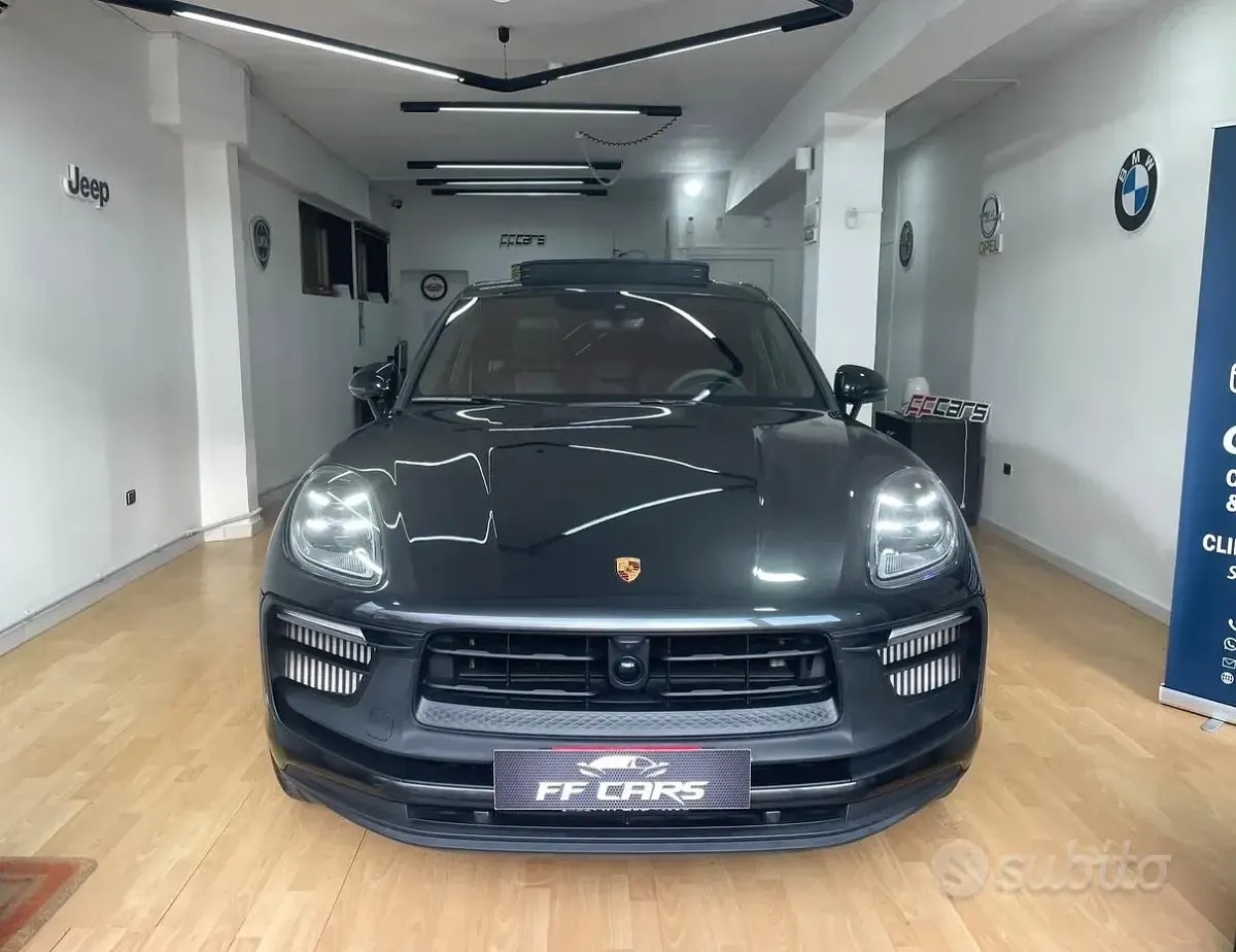 Usata Porsche Macan 441 CV (324 kW) 2023 Grigio SUV