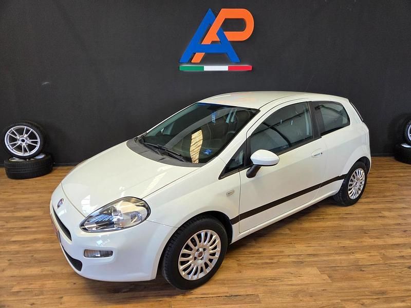Usata Fiat Punto Street 69 CV (50 kW) 2014 Bianco Utilitaria