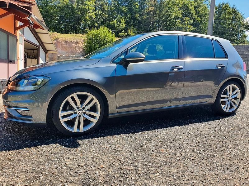 Usata VW Golf VII 116 CV (85 kW) 2018 Grigio Utilitaria