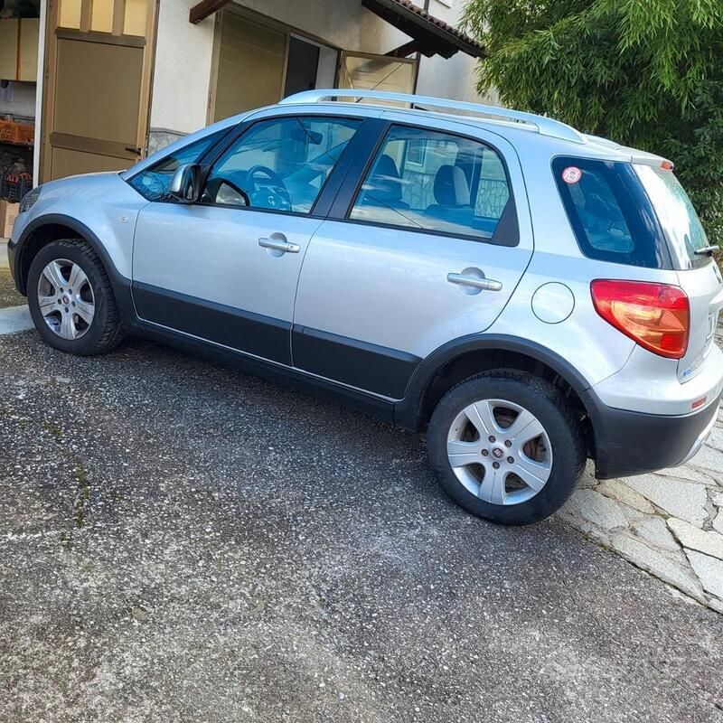 Usata Fiat Sedici 120 CV (88 kW) 2008 Grigio SUV