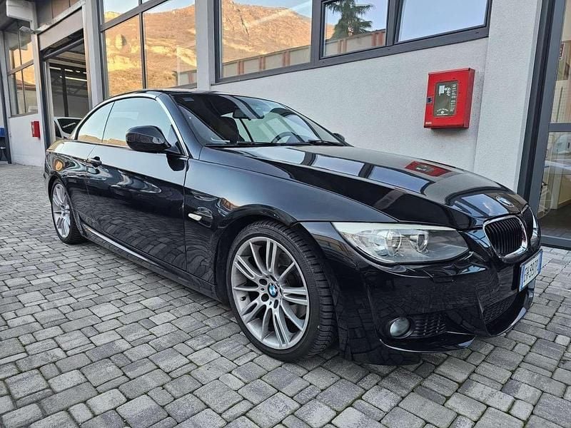 Nero Usata 2011 BMW 320 Cabriolet M Sport Cabrio | 13.900 € (Cara) - Immagine 1/4