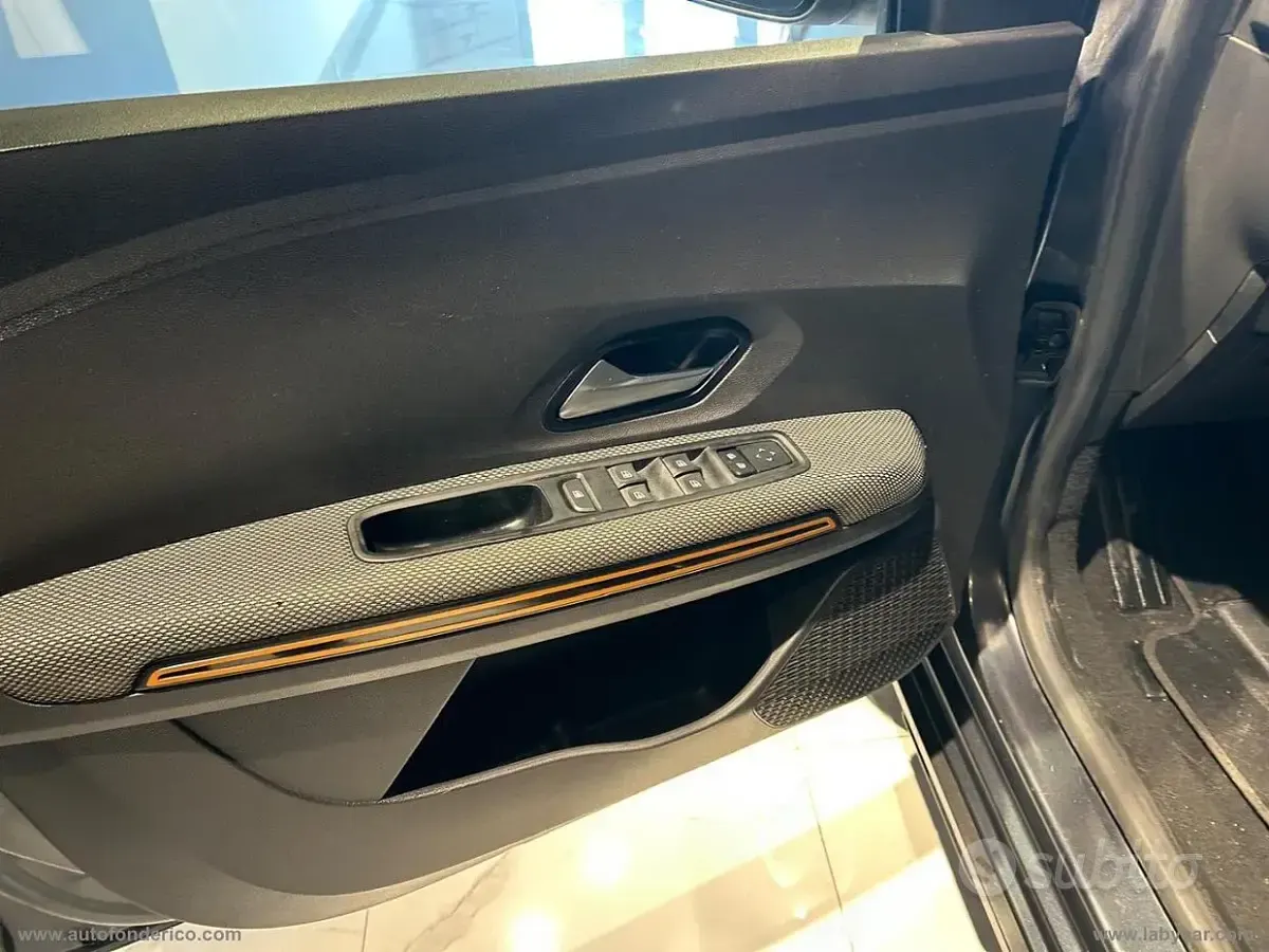 Usata Dacia Sandero Comfort 91 CV (66 kW) 2021 Grigio Berlina