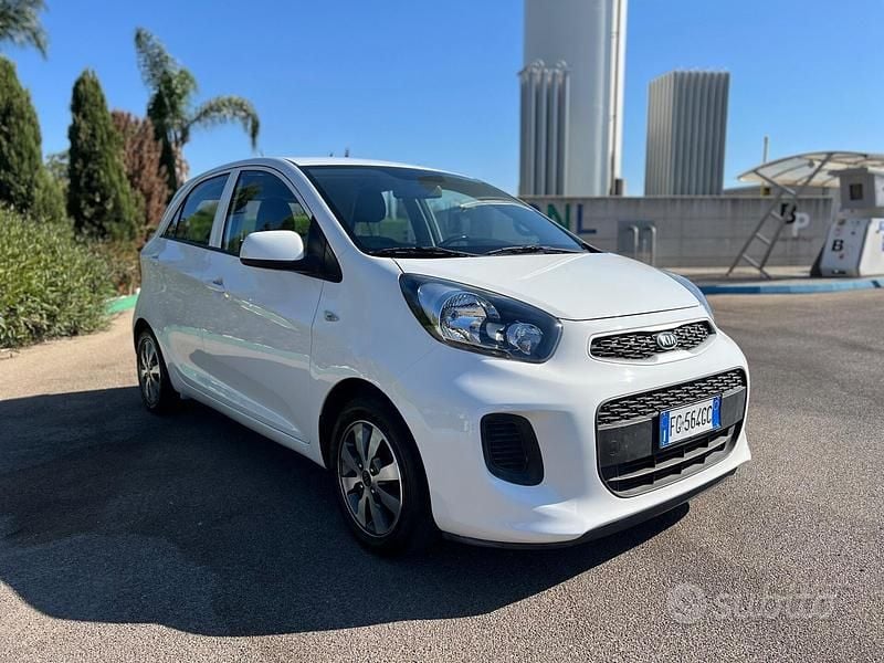 Bianco Usata 2017 Kia Picanto Due volumi | 7300 € (Ottimo prezzo) - Immagine 1/4