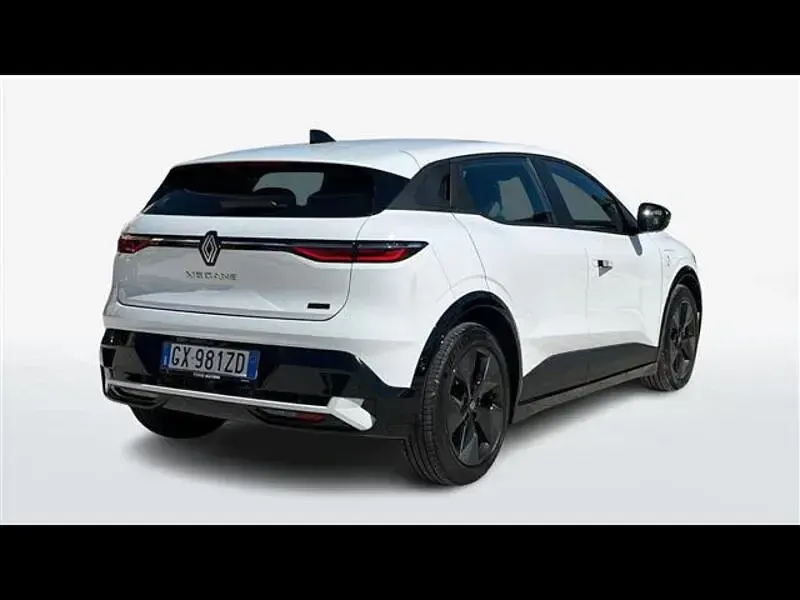 Begagnad Renault Megane E-Tech Evolution 55 kW (75 HK) 2025 Vit Sedan