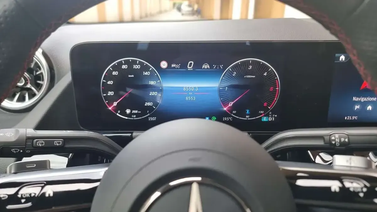 Usata Mercedes B180 Advanced Plus 116 CV (85 kW) 2024 Argento Utilitaria