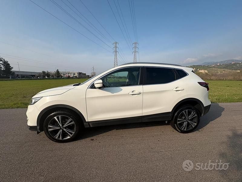 Usata Nissan Qashqai N-Connecta 150 CV (110 kW) 2019 Bianco SUV