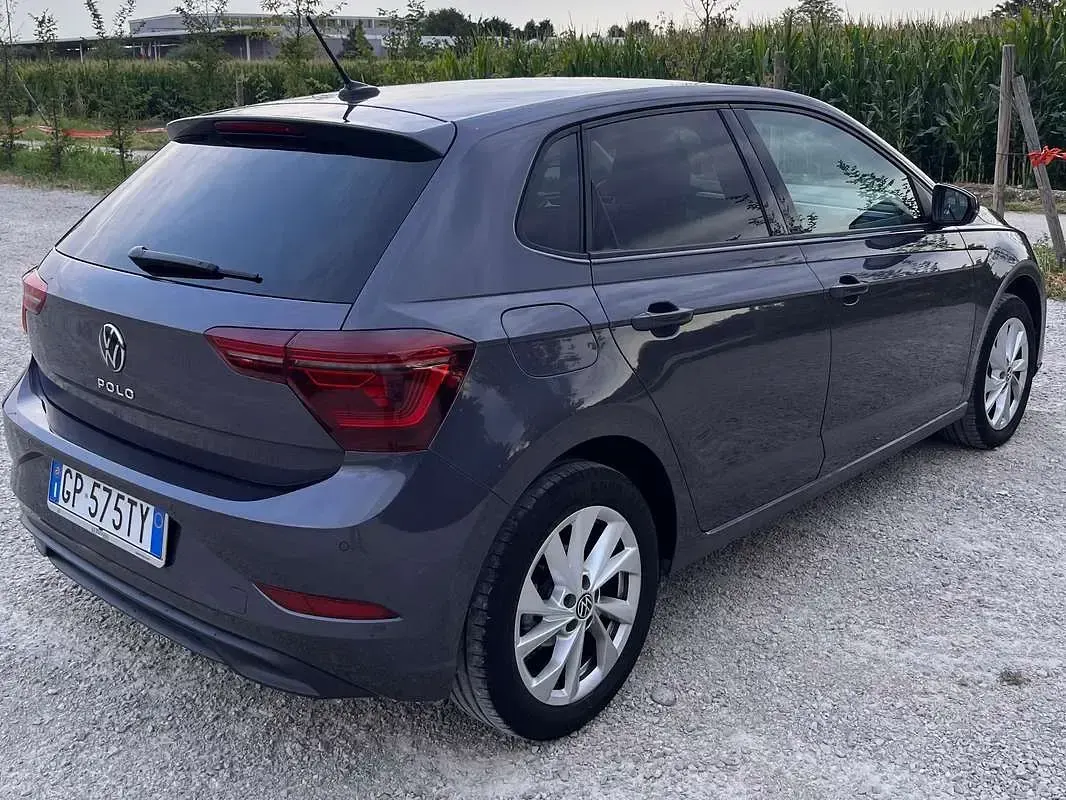 Usata VW Polo Style 110 CV (80 kW) 2023 Grigio Utilitaria