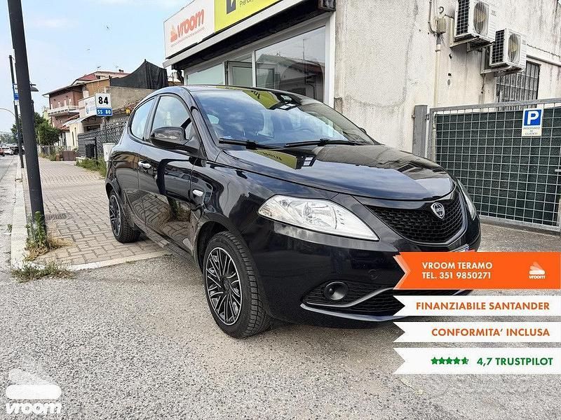 Usata Lancia Ypsilon Gold 69 CV (50 kW) 2019 Nero Utilitaria