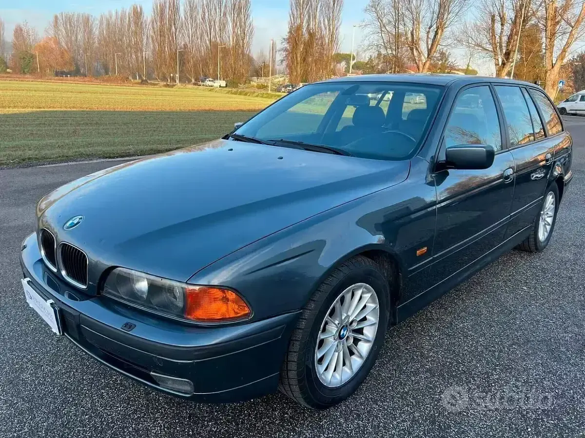 Usata BMW 528 Shadowline 193 CV (141 kW) 2000 Grigio Station wagon