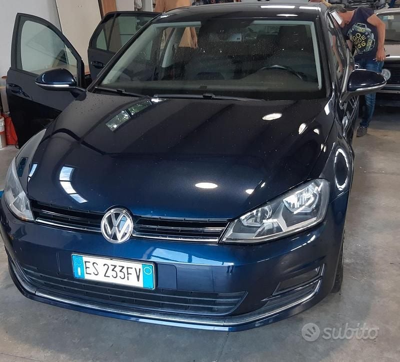 Usata VW Golf VII Highline 110 CV (80 kW) 2013 Blu Berlina