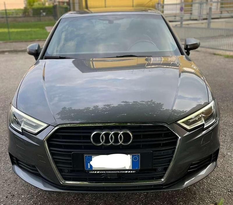 Usata Audi A3 Business 110 CV (80 kW) 2018 Grigio Berlina