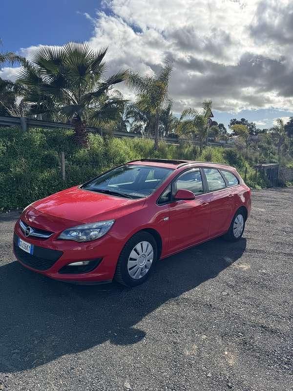 Usata Opel Astra Cosmo 110 CV (80 kW) 2013 Station wagon
