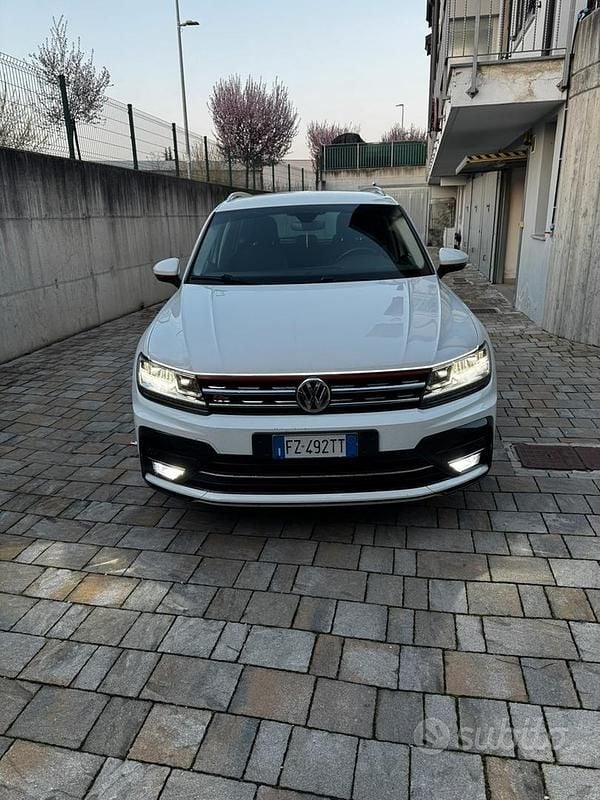 Usata VW Tiguan R-line 150 CV (110 kW) 2020 Bianco SUV