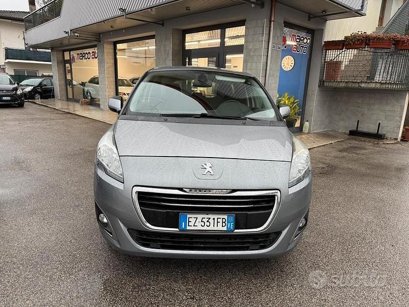 Usata Peugeot 5008 Allure 114 CV (83 kW) 2015 Grigio Monovolume