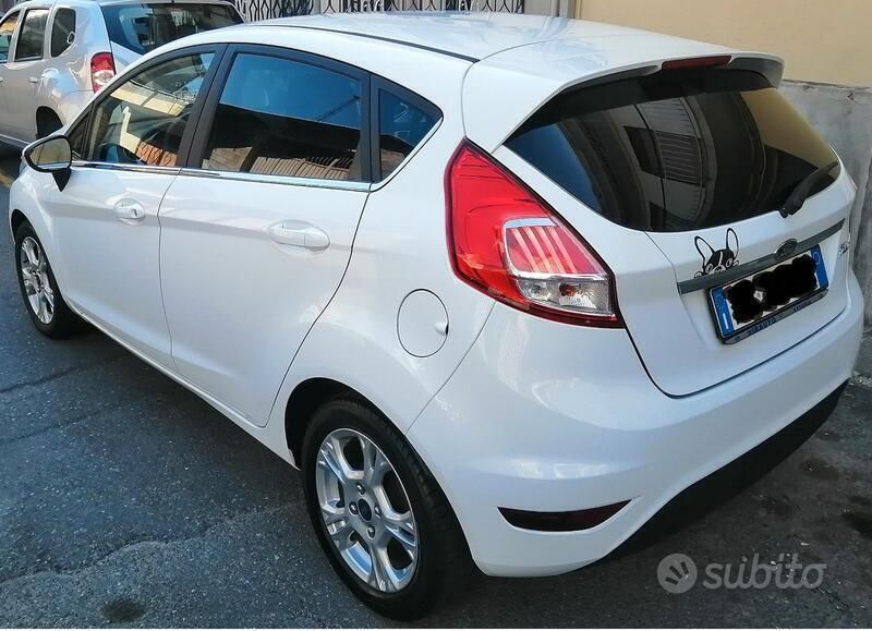 Usata Ford Fiesta Titanium 75 CV (55 kW) 2017 Bianco Utilitaria