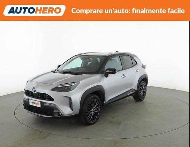 Usata Toyota Yaris Cross 92 CV (67 kW) 2022 Argento SUV