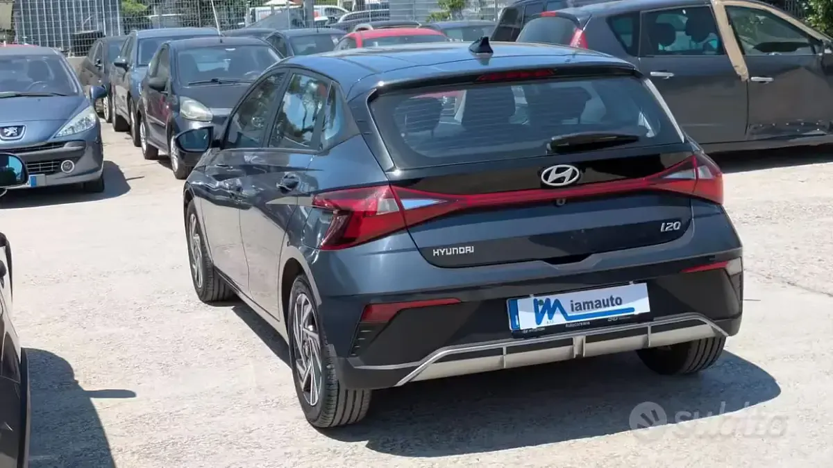 Usata Hyundai i20 68 CV (50 kW) 2024 Grigio Utilitaria