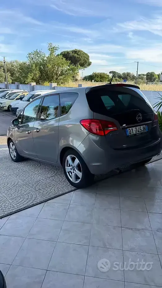 Usata Opel Meriva Cosmo 120 CV (88 kW) 2010 Giallo Monovolume