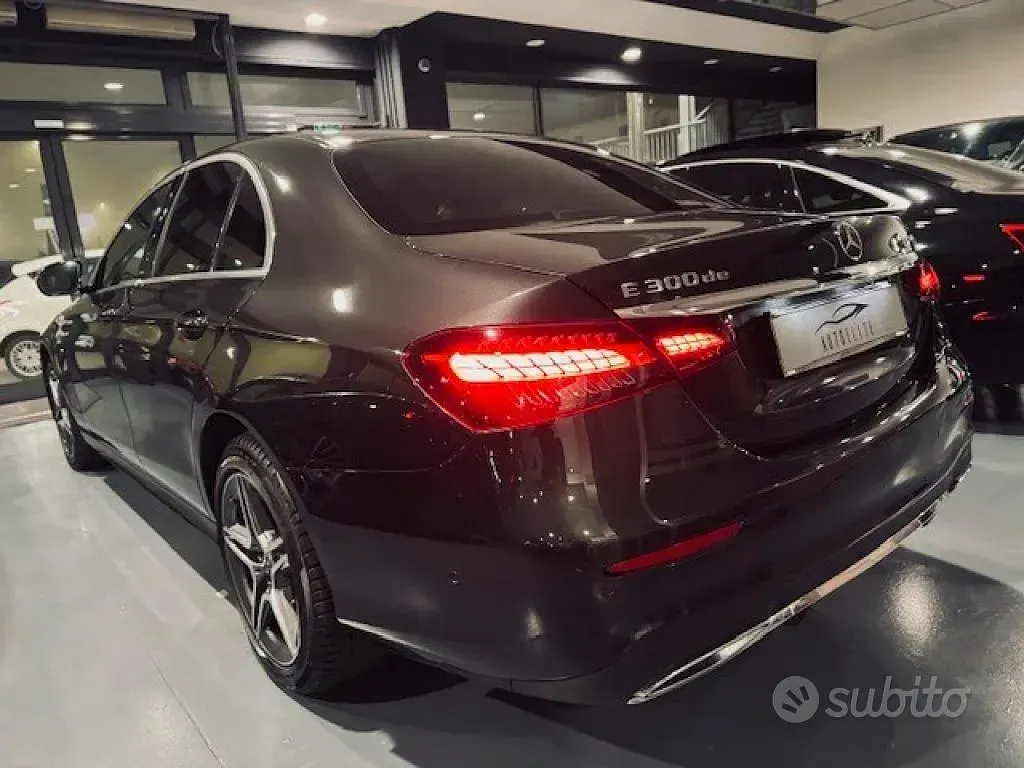 Usata Mercedes E300 Premium Plus 194 CV (142 kW) 2021 Nero Berlina