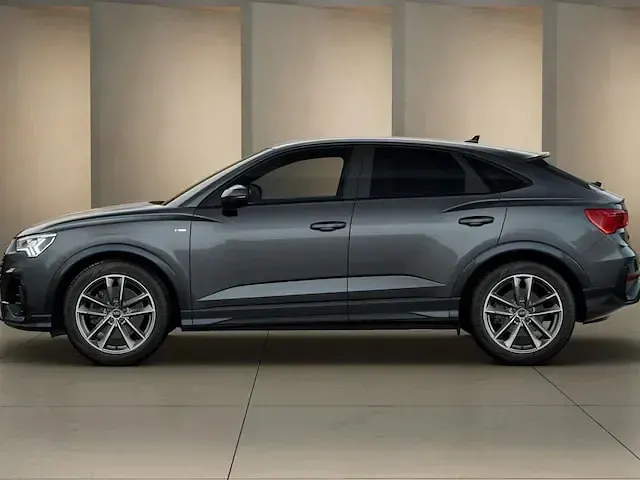 Usata Audi Q3 Sportback S-Line 193 CV (141 kW) 2025 Grigio daytona perlato SUV
