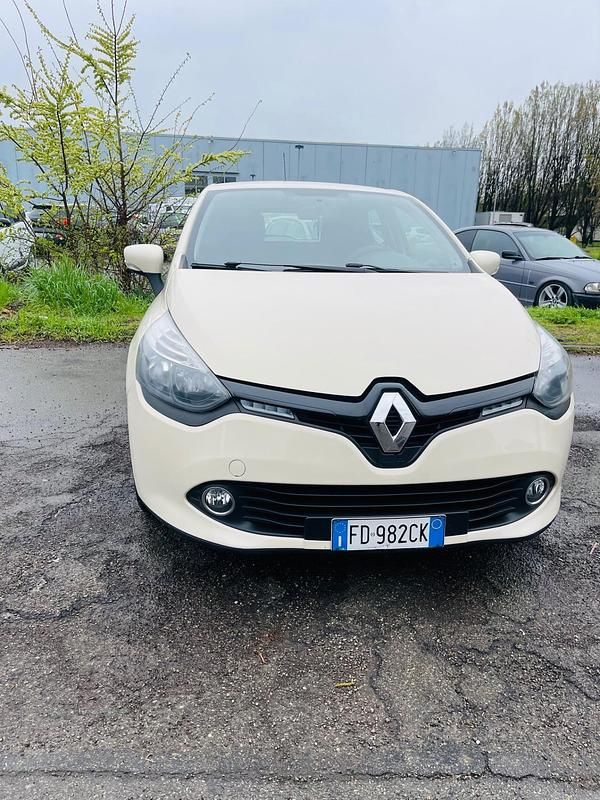 Usata Renault Clio IV Life 75 CV (55 kW) 2016 Bianco Berlina