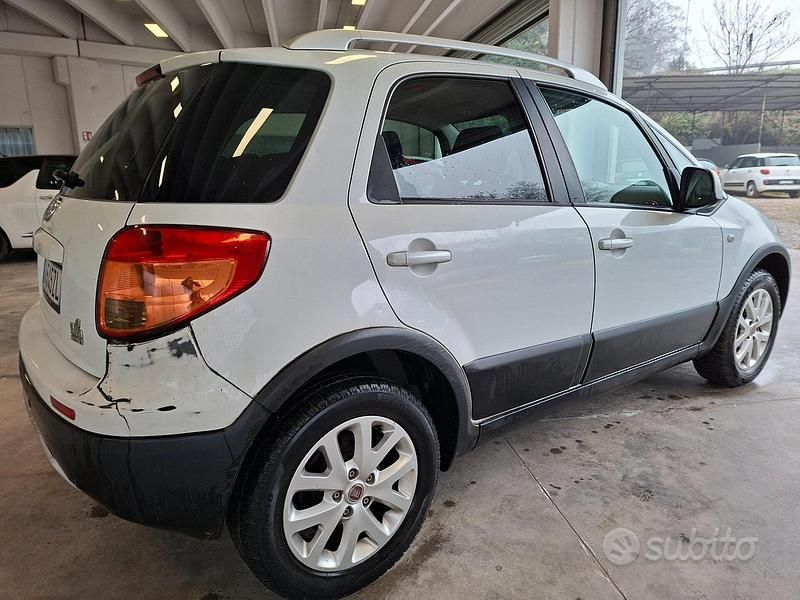 Usata Fiat Sedici Dynamic 120 CV (88 kW) 2010 Bianco SUV