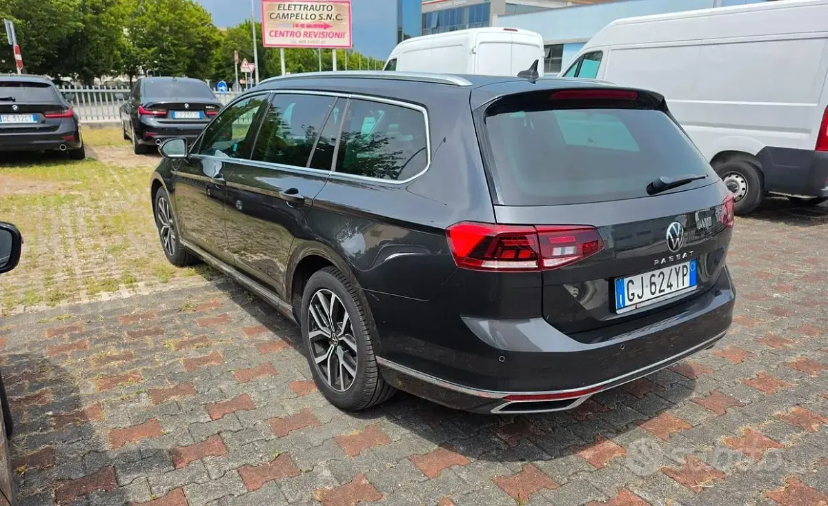 Usata VW Passat 150 CV (110 kW) 2022 Nero Station wagon