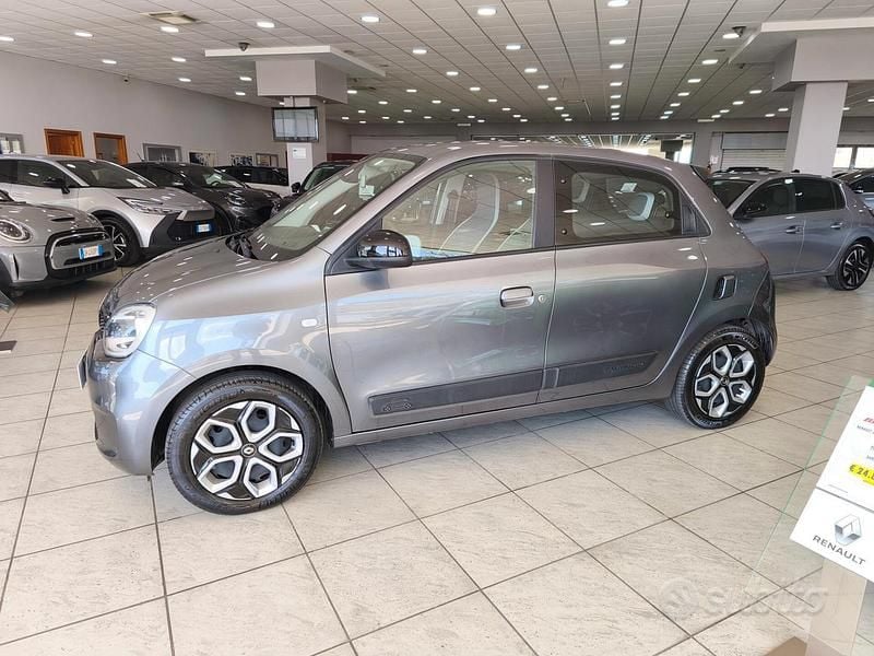 Usata Renault Twingo Equilibre 65 CV (47 kW) 2024 Grigio Utilitaria