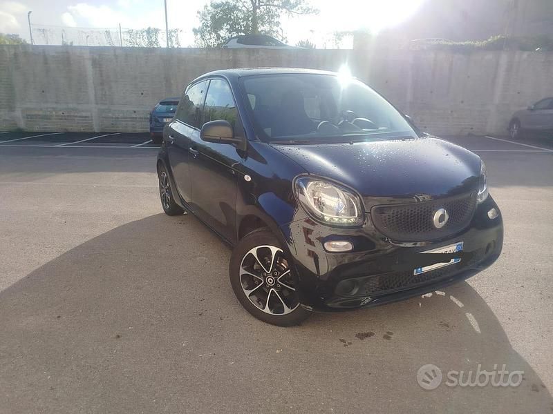 Usata Smart ForFour 61 CV (44 kW) 2017 Nero Utilitaria